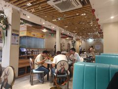 -丹江口渔村·湘味厨房(桃园店)