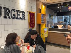 -麦当劳(上海虹桥站30B检票口楼上)