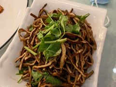 -六和聚传统烤鸭.天津菜(和平店)