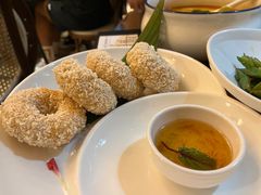 炸虾饼配泰国梅子酱-帕蓝·暹罗料理(大学路店)