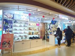 -爱革·洗衣改衣·洗鞋修鞋·洗包修包·奢侈品护理(宝地广场店)