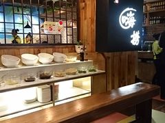 -洪氏嗨捞·广东猪肚鸡·椰子鸡火锅(西咸万象城店)