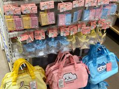 -名创优品(万达广场河东店)