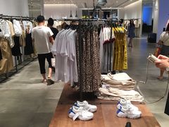 -URBAN REVIVO(西安Momopark店)