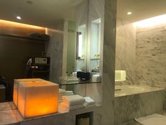 -上海滴水湖皇冠假日酒店