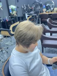 点击看大图 -藤野造型专业烫染接发