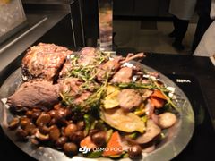 -圣丰索菲特·2 On 988 Café 自助餐厅