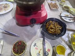 -墨脱石锅椰子鸡•香草鸭•东山羊(大东海店)