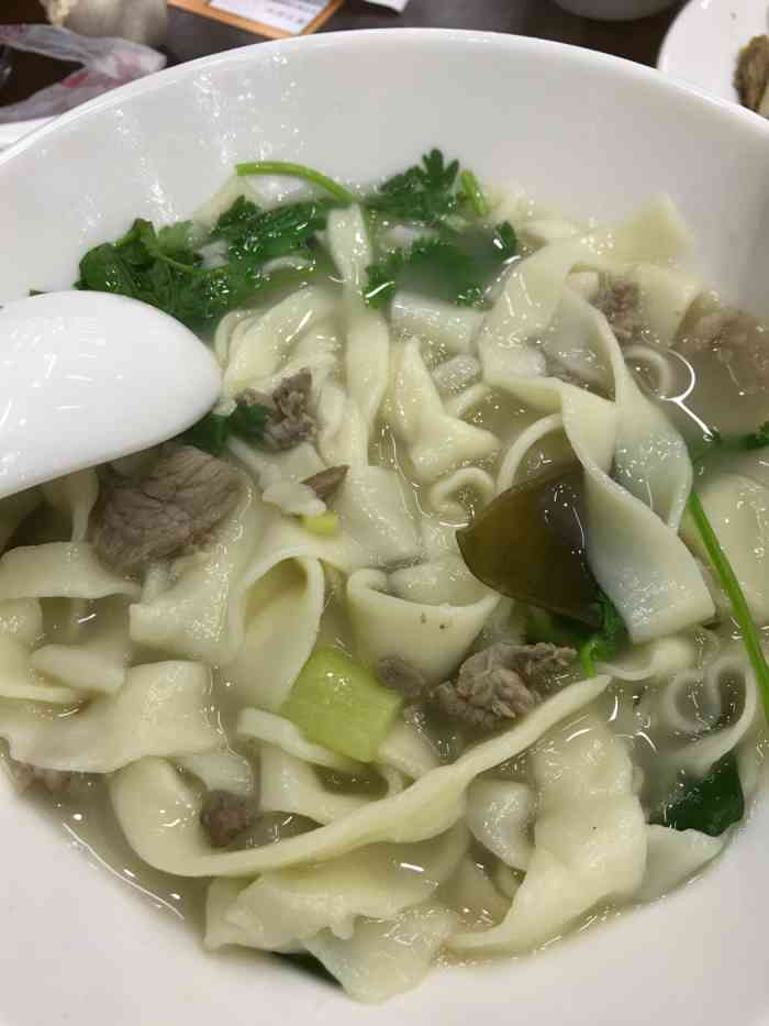 瘸子烩面-"烩面汤不浓,烩面里的羊肉像是从羊肉串上弄.