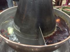 鸳鸯锅底-壹条龙饭庄台基厂店
