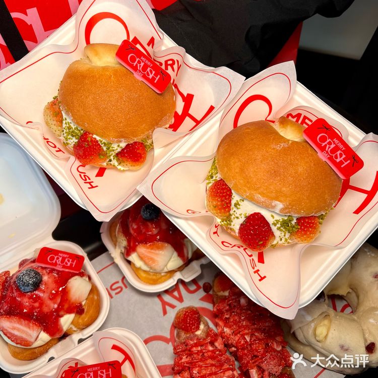 趁热集合的5款圣诞新品!好吃哭了。。。