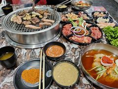 -啊美丽炭火烤肉(滑翔一店)