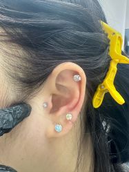 -AI艾耳·专业手工耳洞·穿孔美学馆