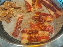 -鑫海汇海鲜烤肉火锅自助(七彩城店)