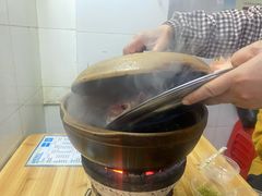 炭炉果鸡煲-威邵鸡煲(西华路总店)