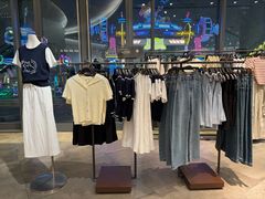 -URBAN REVIVO(上海中庚漫游城店)