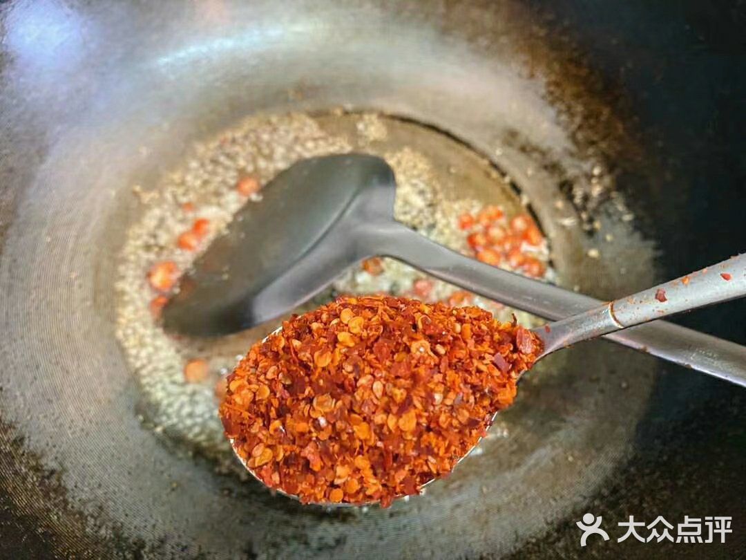 小时候最爱的零食之一   凉拌豆皮