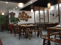 大堂-黄桷树曹家私房菜(江与城店)