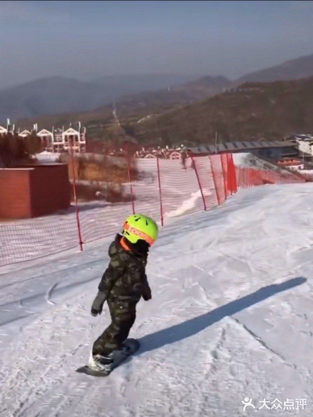 会滑雪的小朋友真的太酷啦！