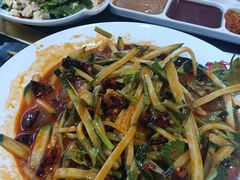 -牛鲜盛齐齐哈尔烤肉(曹路店)