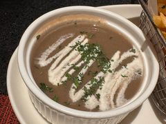 黑松露奶油蘑菇汤-WOLFGANG PUCK KITCHEN & BAR(迪士尼小镇店)
