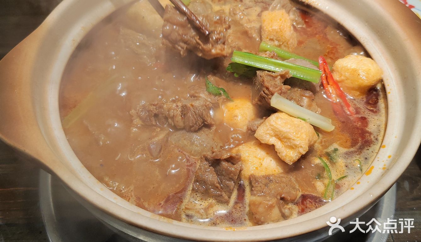 夫子庙附近不可错过的牛腩煲‼️每口肉都是享受