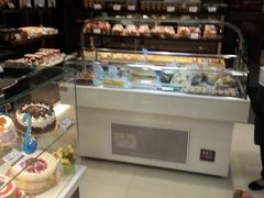 面包甜点陈列柜-红跑车HPCBAKERY(汉商店)