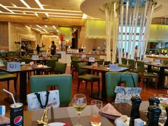 大堂-湖景知味西餐厅•自助餐• 轻食(南京金茂威斯汀大酒店)