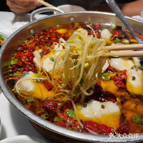 川伢仔四川酒家(山东路店)