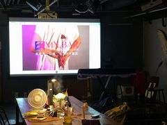 -Mx.cocktail bar