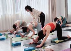 -亚太瑜伽普拉提学院