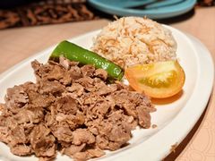土耳其特色纯牛肉配米饭-梅夫娜土耳其餐厅.清真HALAL