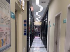 -雅致口腔门诊部(五羊邨地铁店)