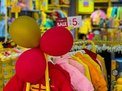 -王府井奥莱临潼小镇(临潼店)