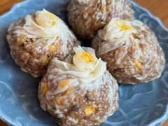 蛋黄芝士纸皮烧麦-鑫震源·苏式大虾生煎(山塘街店)