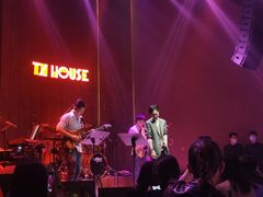 -TZ House音乐现场(来福士中心店)