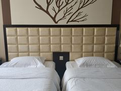 -昆明朗威酒店(昆明站火车站双桥夜市风情街店)