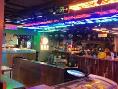 大堂-日进一片海.生腌海鲜火锅.宵夜烧烤(三里屯总店)