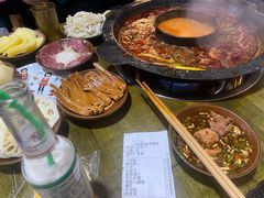 -黄潇洒老火锅(九眼桥宏济巷店)
