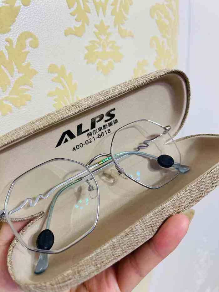 alps阿尔卑斯眼镜(嘉定宝龙店)-"过年的时候在他家买了一副隐形眼镜