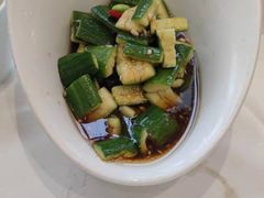 刀拍黄瓜拌豆米-谢先生酒店·椒宴集(沙湖店)