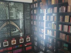 -钟书阁(松江泰晤士小镇店)