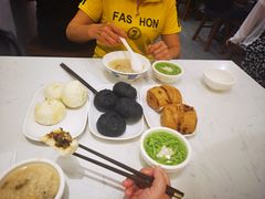 -李与白包子铺(桐梓林店)