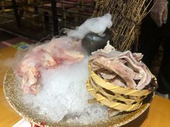 -洪氏嗨捞·广东猪肚鸡·椰子鸡火锅(西咸万象城店)