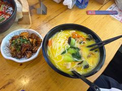 -桥香园过桥米线(国贸店)