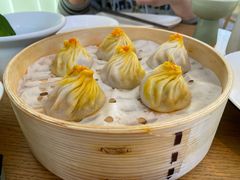 手拆蟹黄金蟹粉小笼包-苏小柳点心·手作小笼包(虹桥天地分院)