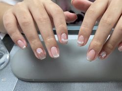 -芊屿芊浔美甲