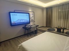 -西安大雁塔科技大学地铁站亚朵酒店