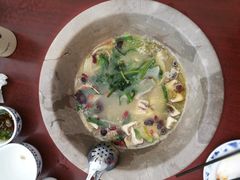 -姚记抚仙湖石锅鱼庄