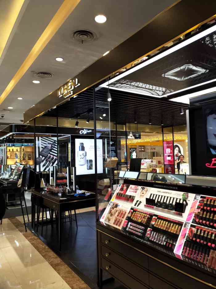 巴黎欧莱雅loreal(银泰百货世纪店)-"打卡【loreal】这家店名全部是